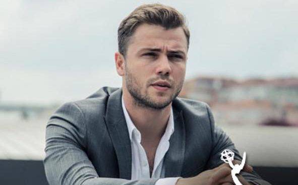 Толга Сарыташ