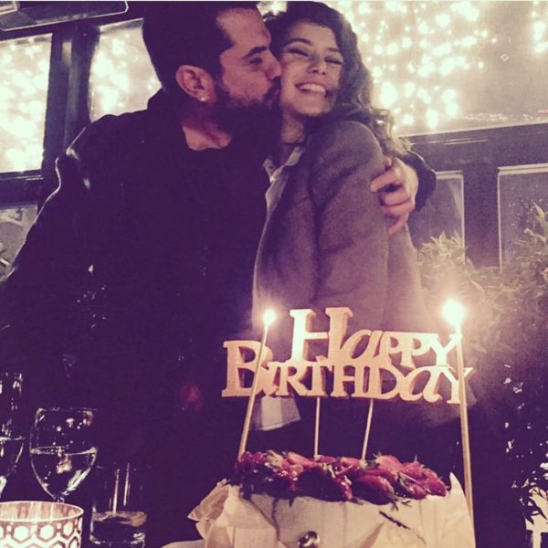 Берен Саат и Кенан Догулу 