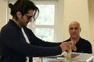 Бурак Озчивит