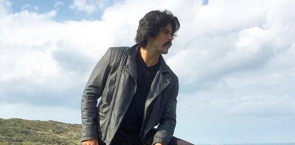 Бурак Озчивит