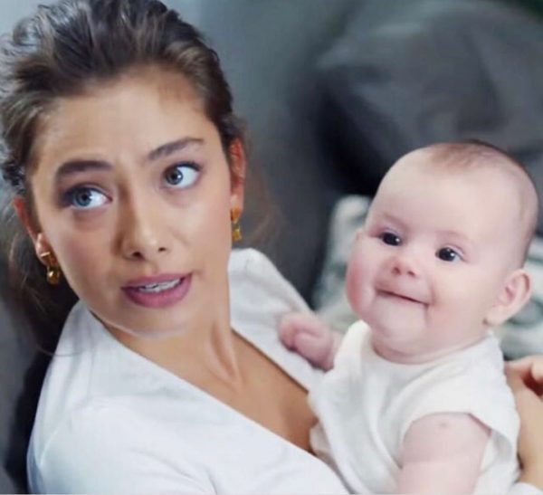 Неслихан Атагюль