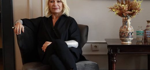 Демет Акбаг