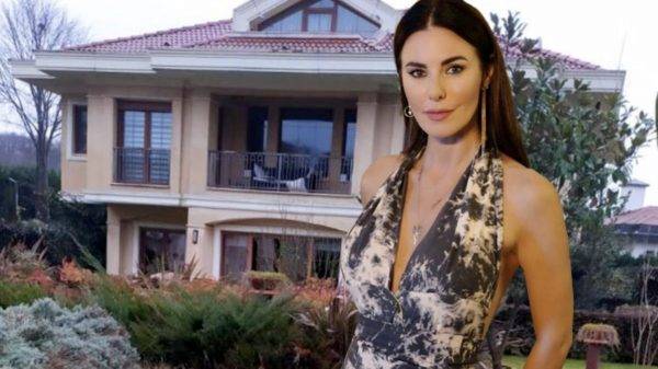 Дефне Самьели