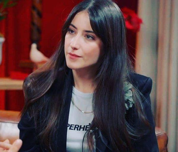 Хазал Кая