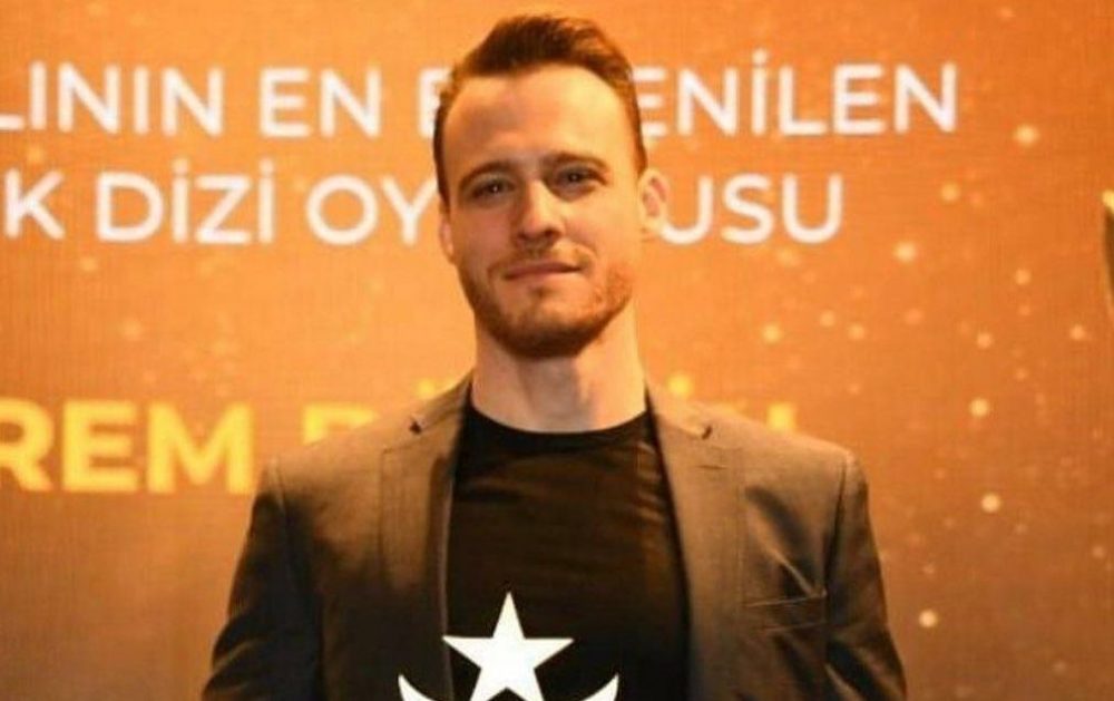 Керем Бюрсин: скандал на церемонии награждения | Турецкие Сериалы. Teammy