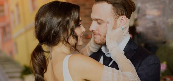 Ханде Эрчел и Керем Бюрсин