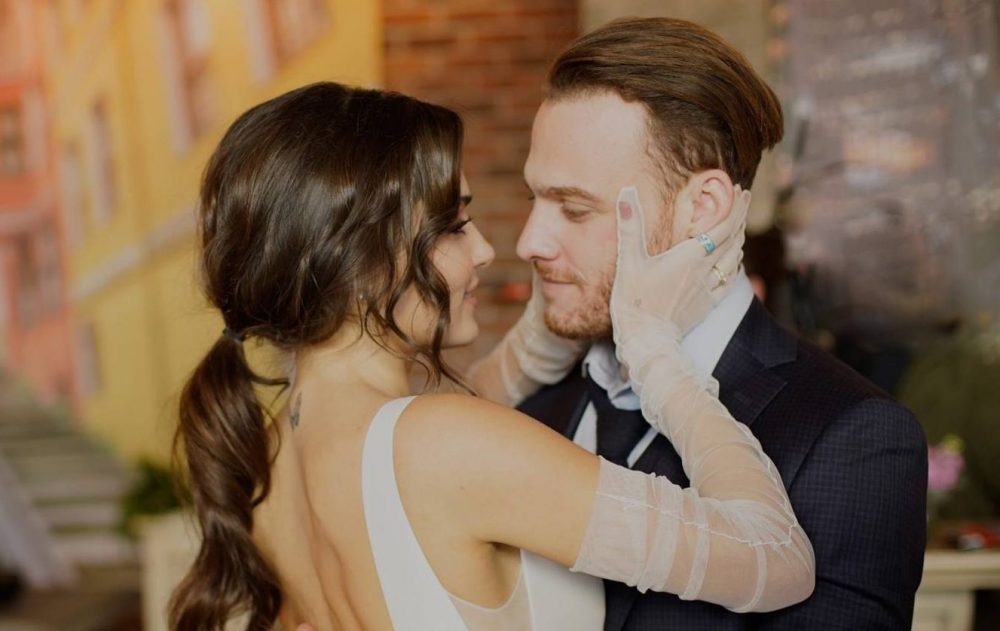 Будут ли Ханде Эрчел и Керем Бюрсин работать в интернет-сериале ...