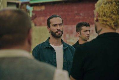 Три куруша / Üç kuruş