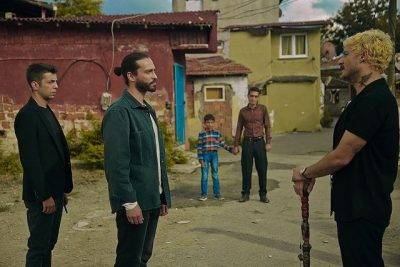 Три куруша / Üç kuruş