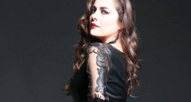 Нилюфер Ачыкалын