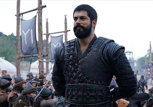 Бурак Озчивит