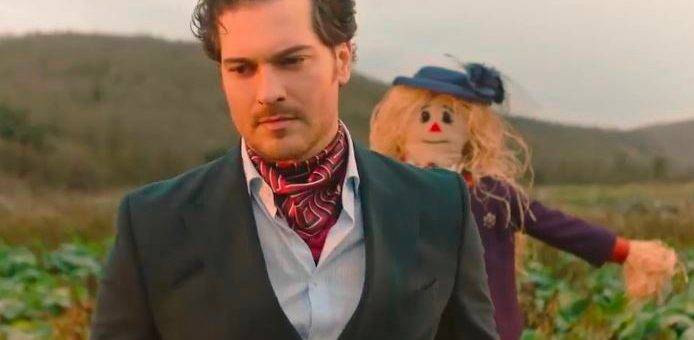 Нарядное пугало / Süslü Korkuluk