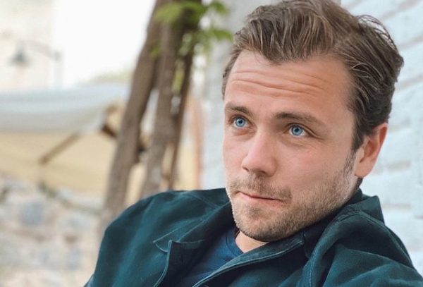 Толга Сарыташ