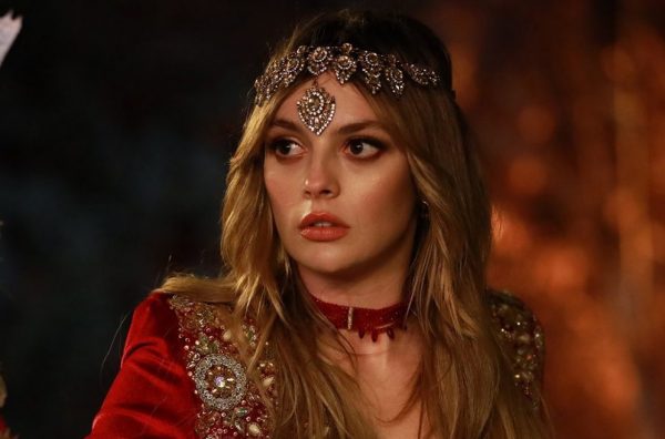 Мелис Сезен