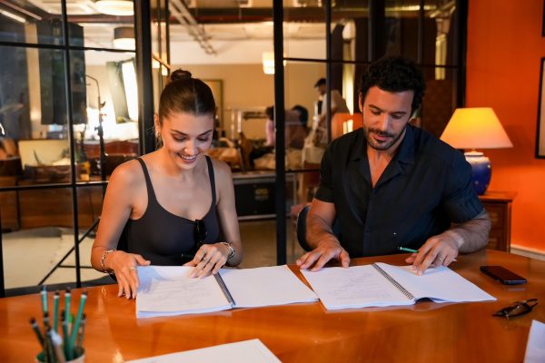 Барыш Ардуч и Ханде Эрчел